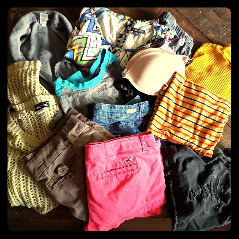 CLOTHING BUNDLE!FREE SME DY SHPPING"w/makeanoffer"